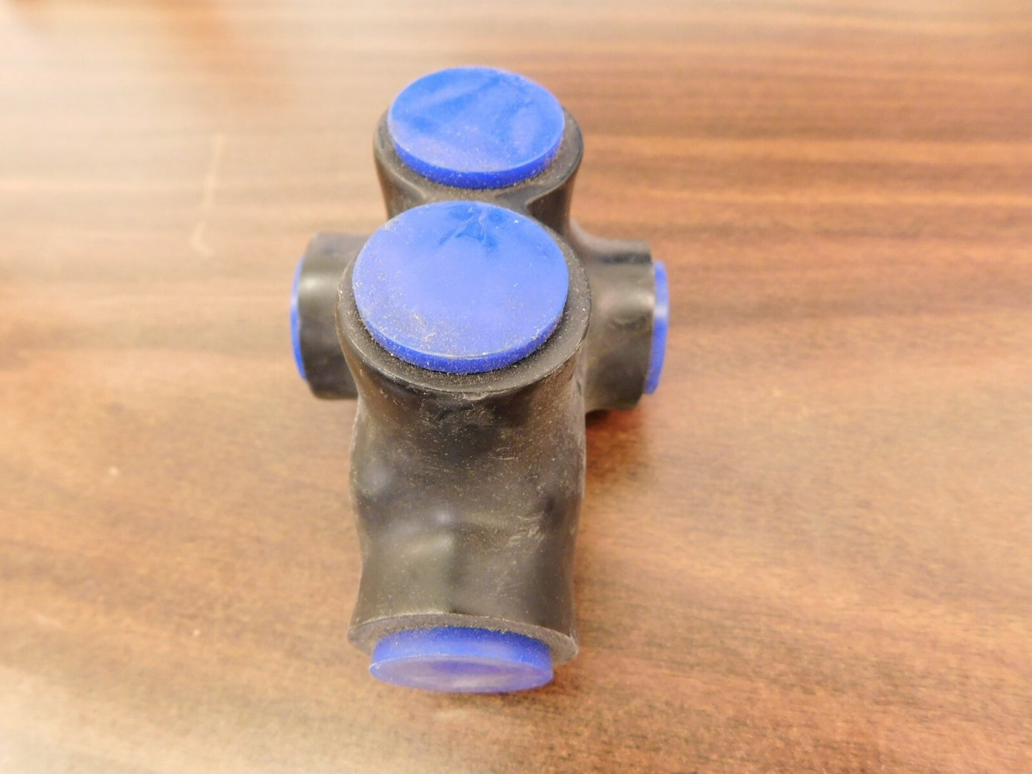 ILSCO Insulated Multi-Tap Connector, 600 V, 3-Port, Plastisol PBTL-2-350-F