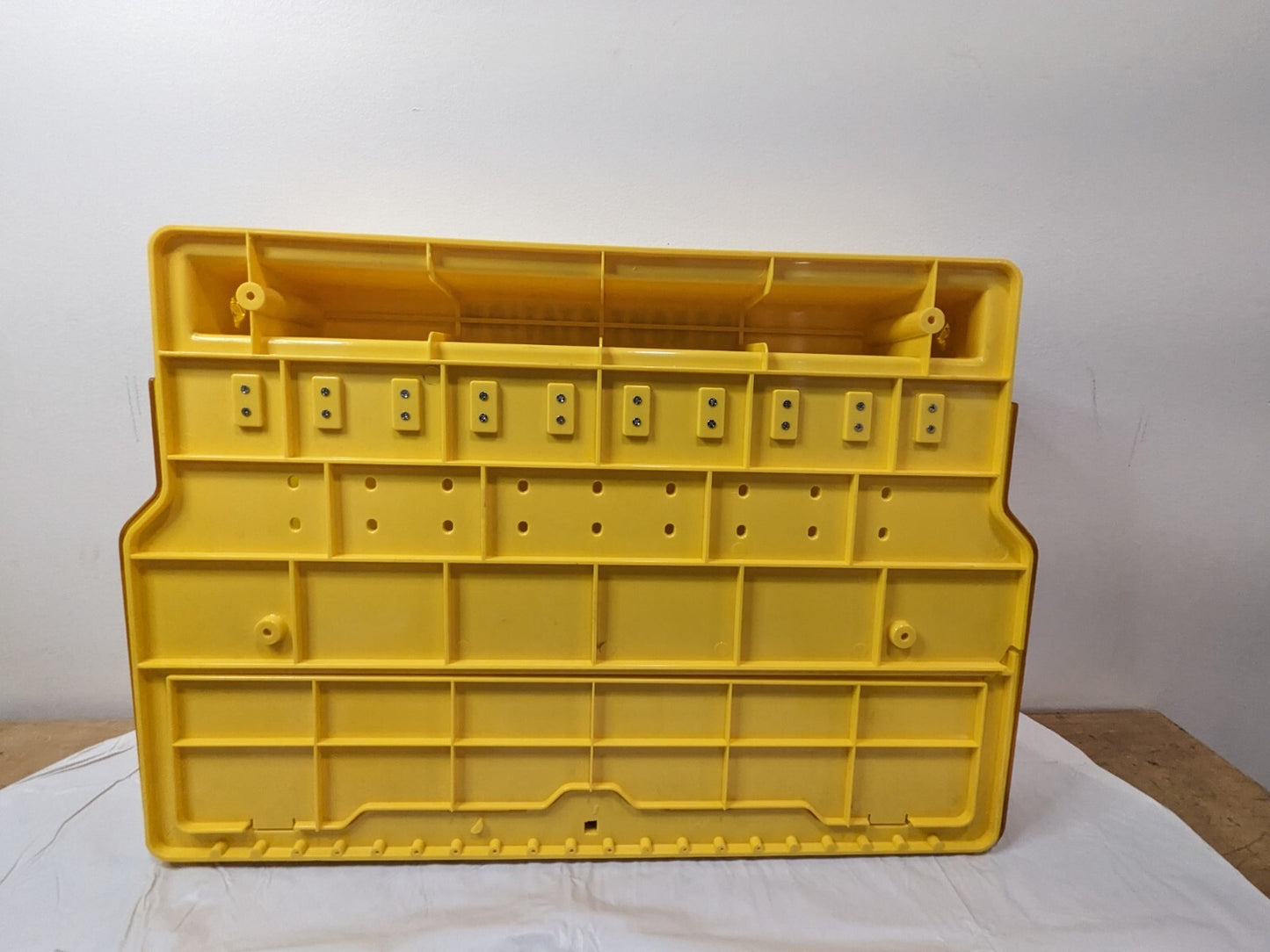 PRO-SAFE Electrical & Valve Lockout Station Polycarbonate BD-B1100 BROKEN CASE