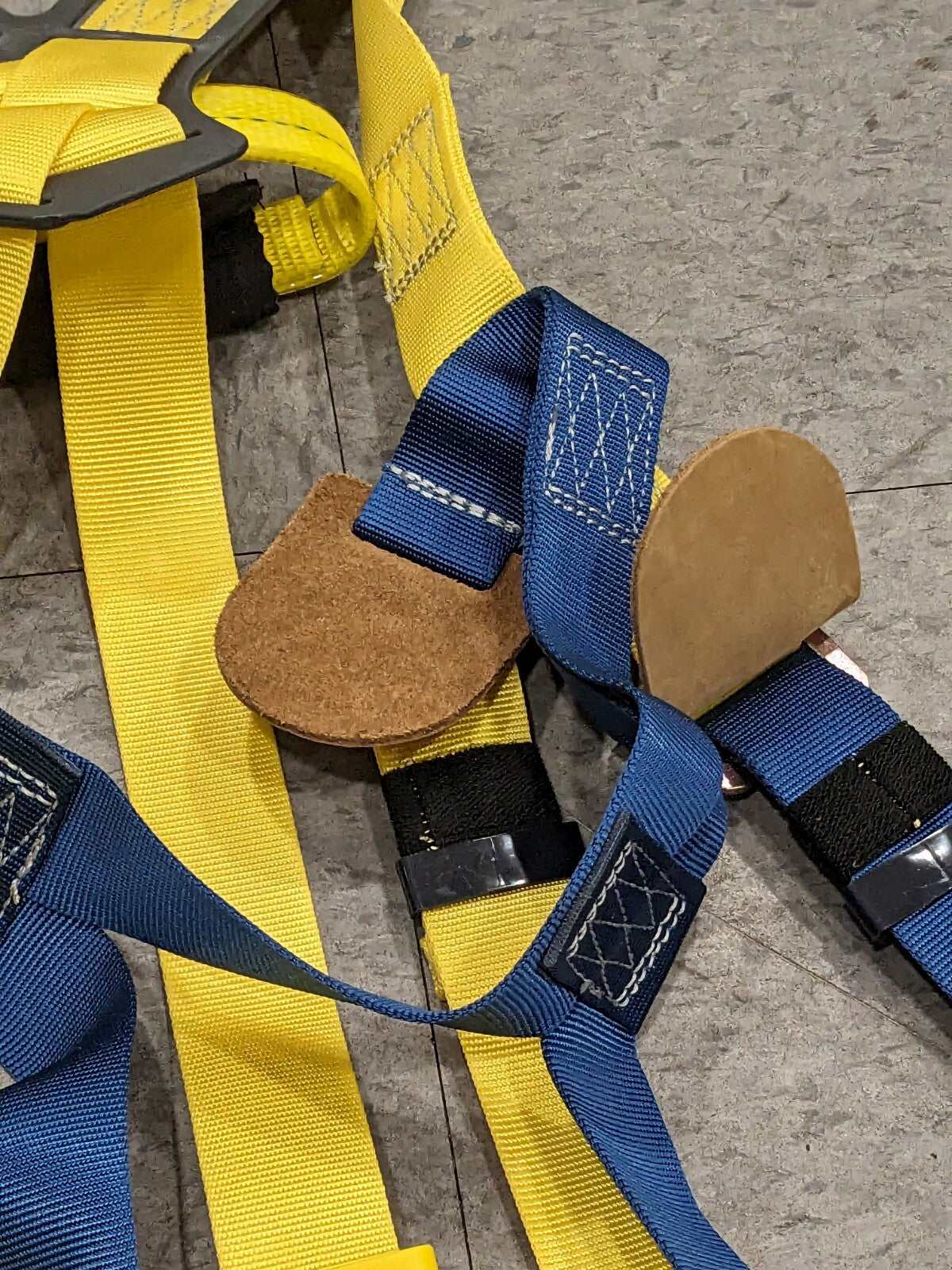 DBI-SALA Full Body Fall Protection Harnesses: 420 lb Sz L 7012815754