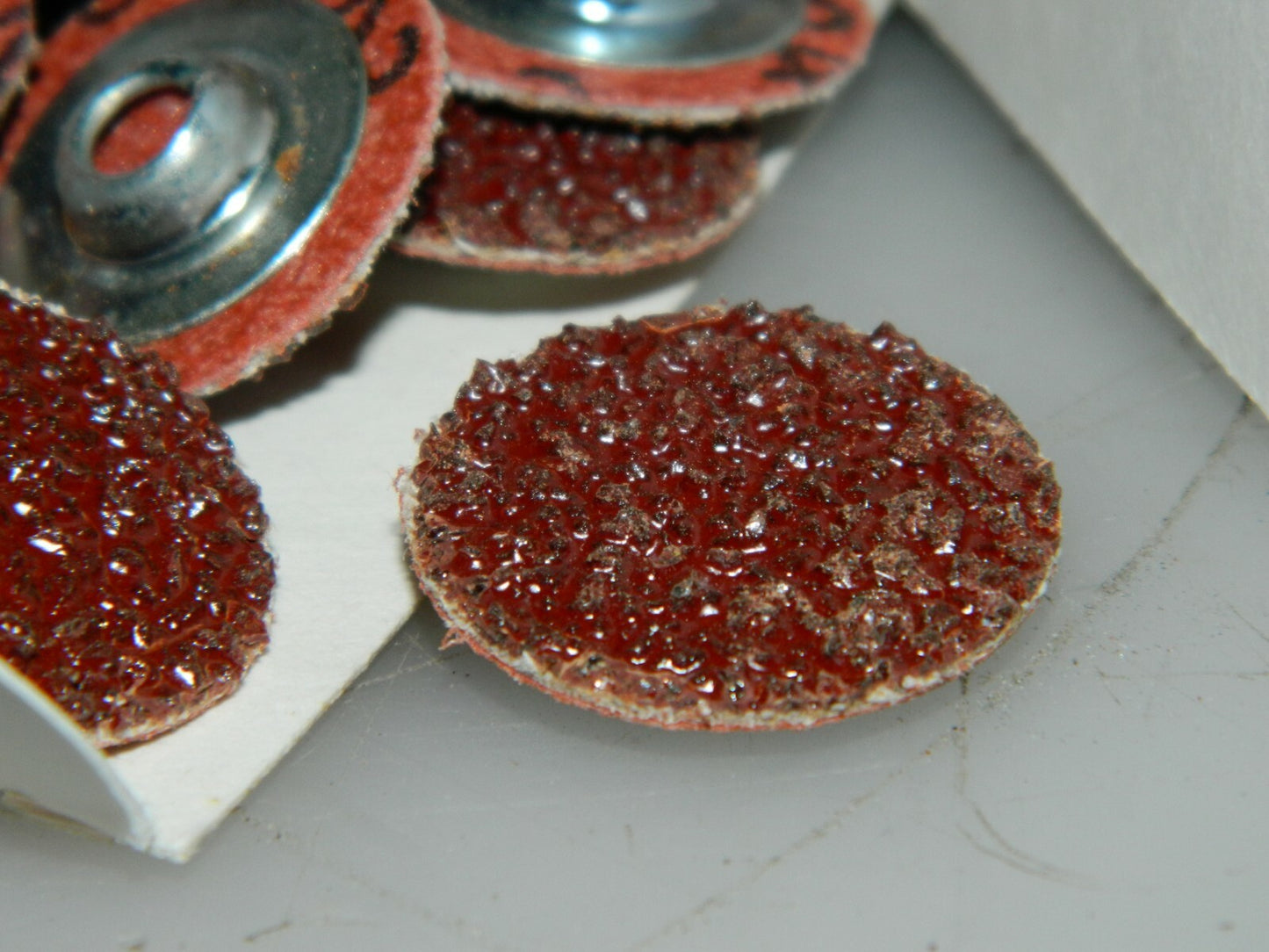 Merit Aluminum Oxide Quick Change Discs Approx. 100Pk 1" Dia 24 Grit 088341
