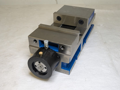 Kurt Hydraulic VersatileLock Machine Vise 6" Jaw Width 6" Opening 3600H