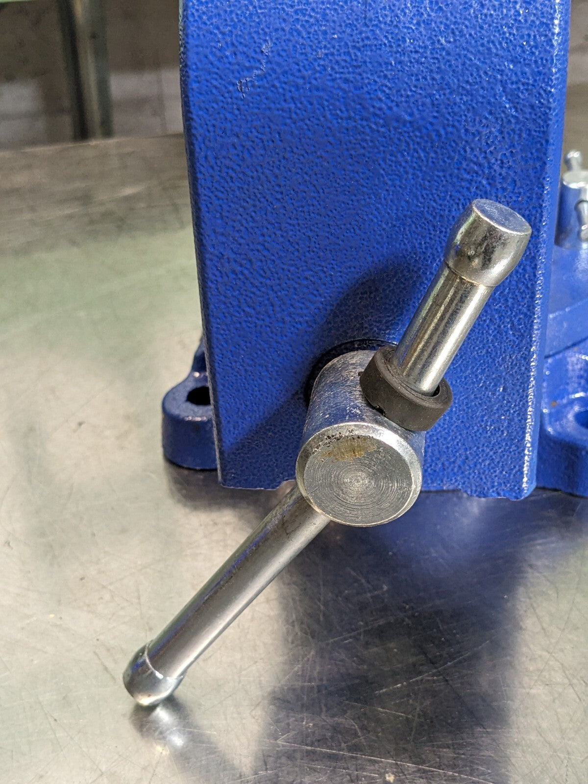 Gibraltar Bench Vise w/ Swivel Base 8" Jaw Width 8" Opening Capacity