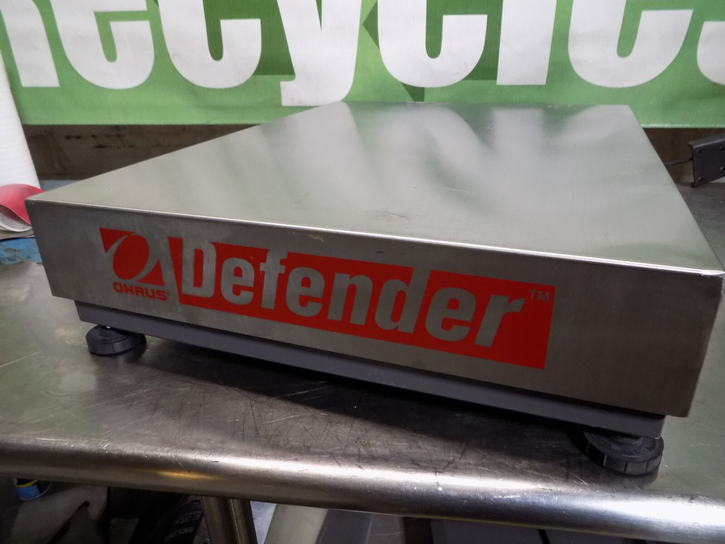 Ohaus Defender Series Bench Scale 300 lb Capacity D31P150BX Damaged