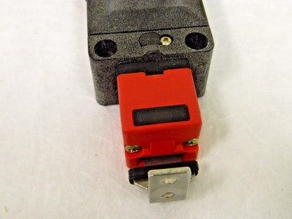 ACI Fused Safety Switch 10A 24-300VDC 250-600 VAC 3NC Contact 117844