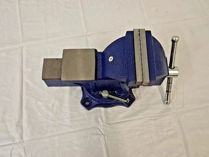 Wilton Bench Vise 4" Jaw Width 4" Opening 2-1/4" Throat Depth 11104