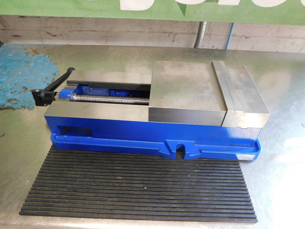 VALUE COLLECTION Machine Vise: 8" Jaw Width 8" Jaw Opening Horizontal 428-7280
