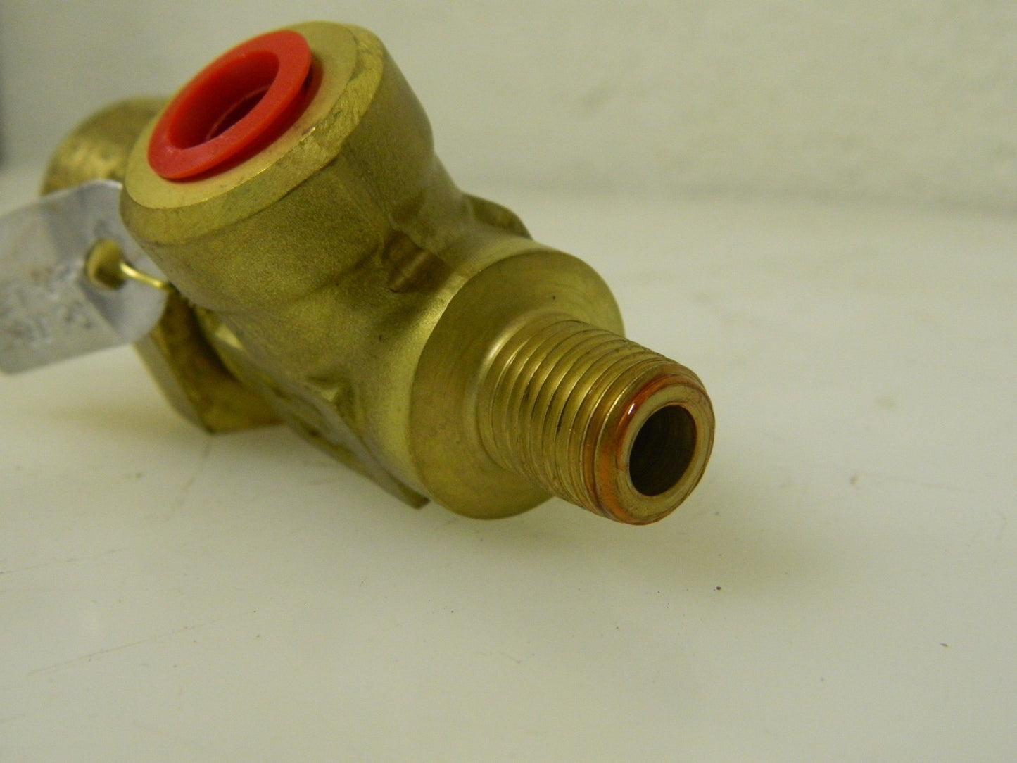 Parker Relief Valve 1/4" Inlet 1-11/16" Wide 3-3/4" High 631B-12-