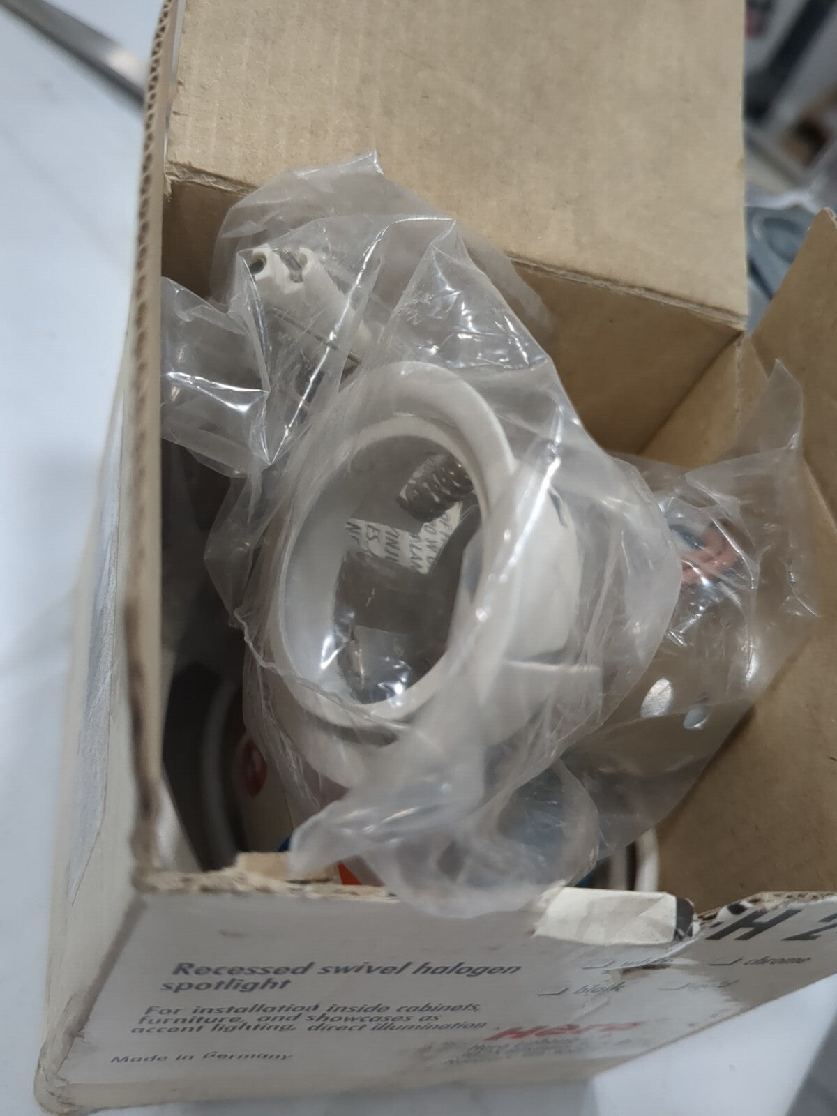 Hera Recessed Swivel Halogen Spotlight white EH 24