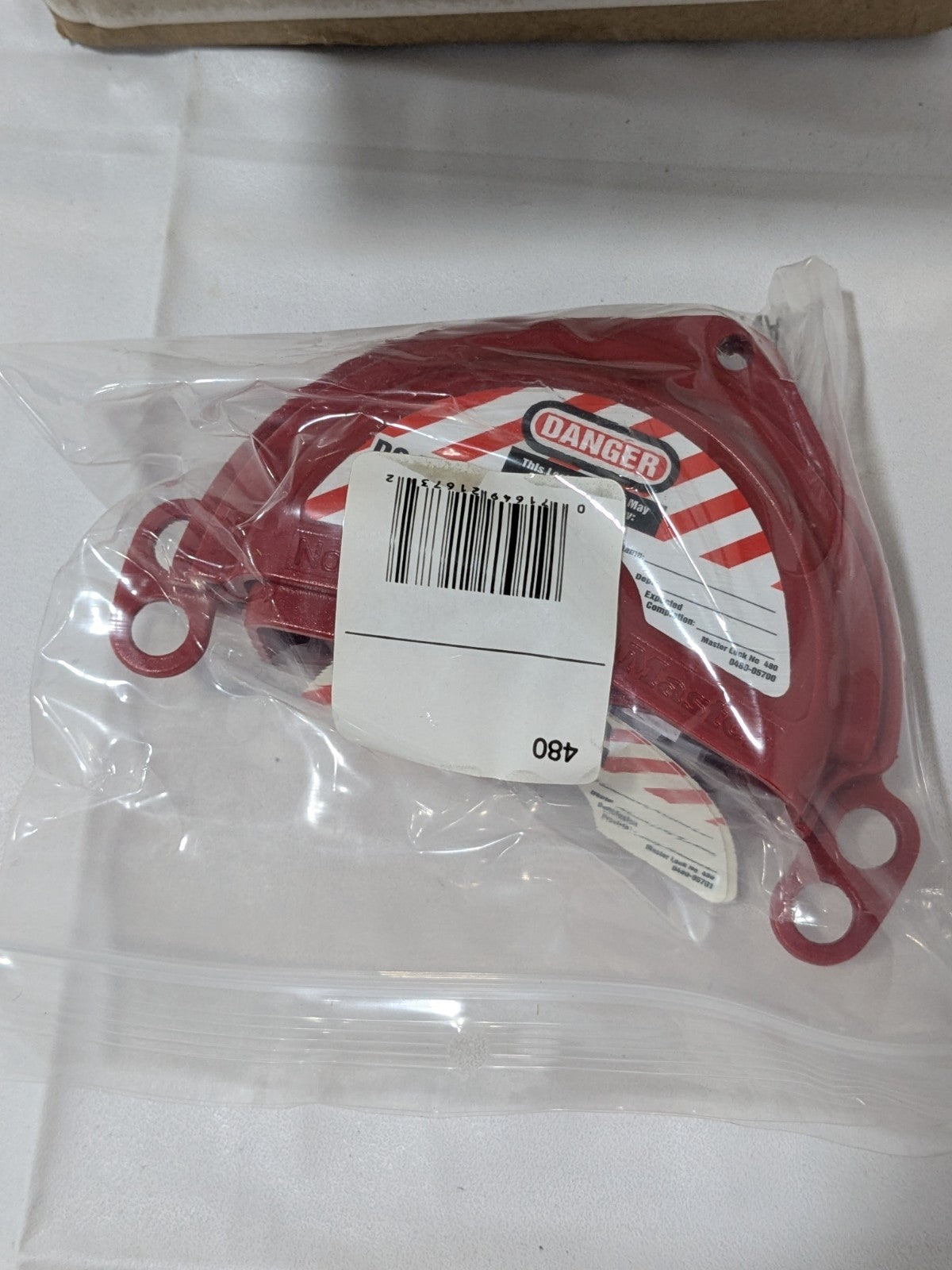 (6) Master Lock Pneumatic Lockout: 3 Padlocks Max, 5/16" Max Shackle Dia. 480