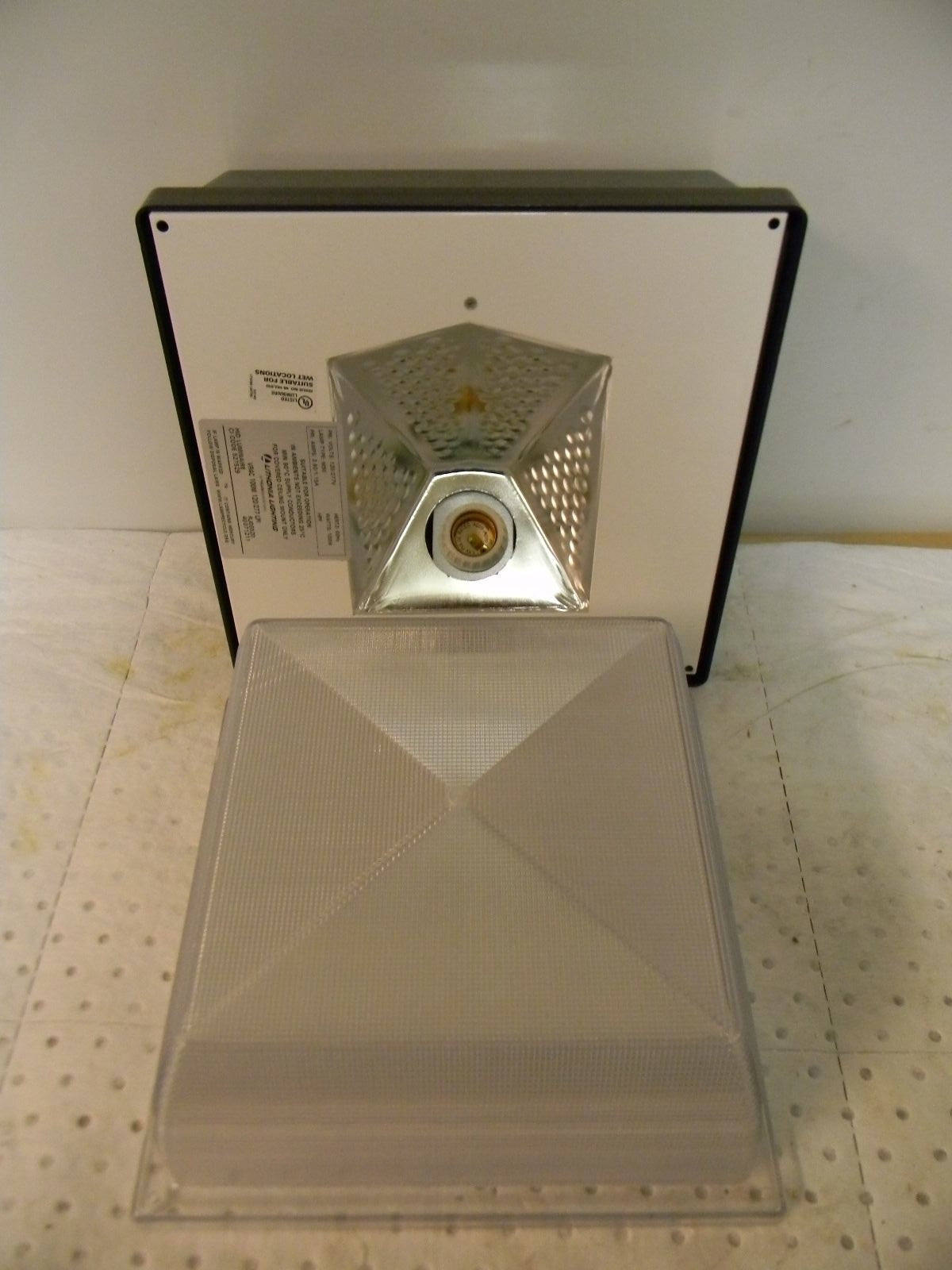 Lithonia Lighting Light Fixture 12" x 12" x 9-1/2" 120V #VR4C 100