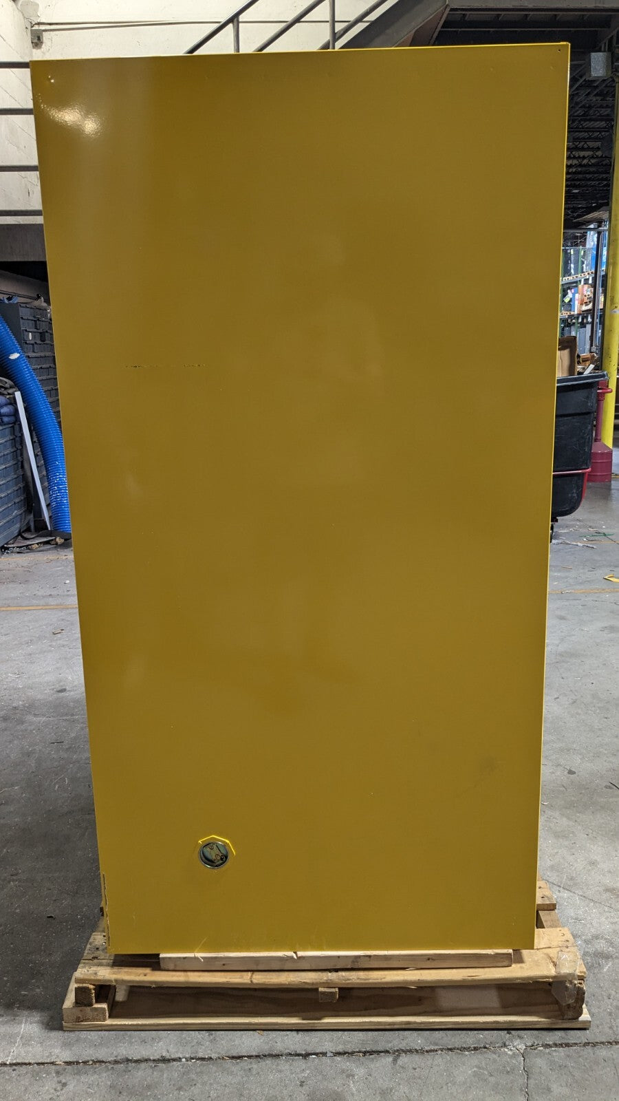EAGLE Standard Cabinet Self-Closing 2 Shelves Steel 65 x 34 x 43 9010X