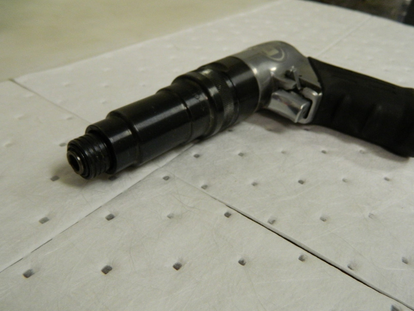 Universal Tool Air Screwdriver 1/4" Bit Holder 1,800 RPM UT2964 PARTS/REPAI
