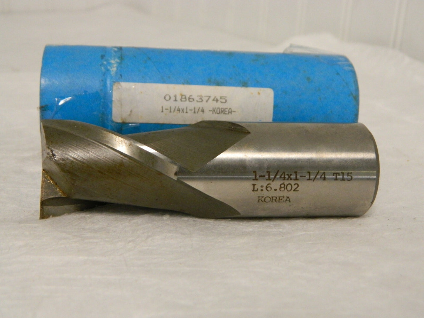 Precision T15 HSS Sq End Mill 1-1/4 Dia 2Fl 1.25 Shk Dia RH 4-1/8L 01863745