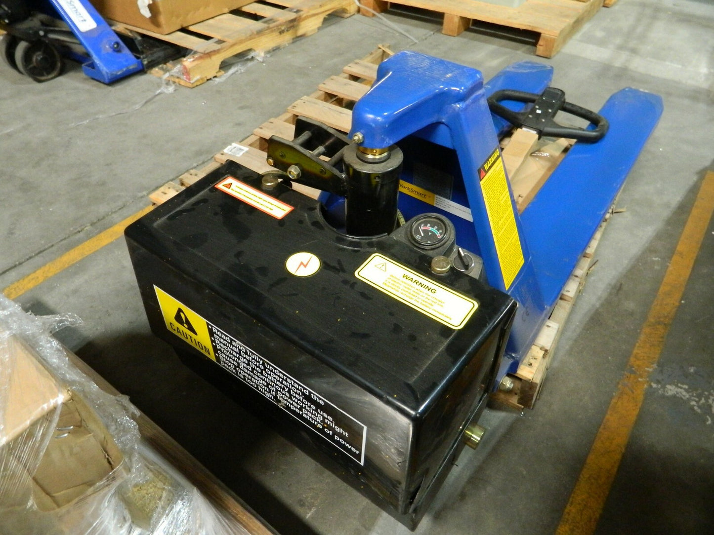 WorkSmart Battery Operated Scissor Lift 3000 lb Capacity WS-MH-LFTB1-115