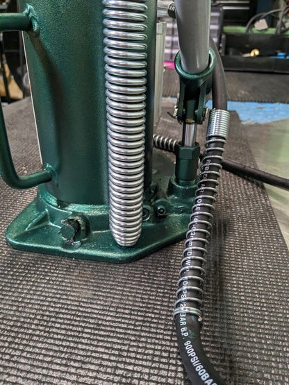 Safeguard Jack Air/Hydraulic Bottle Jack 20 Ton Capacity 61206