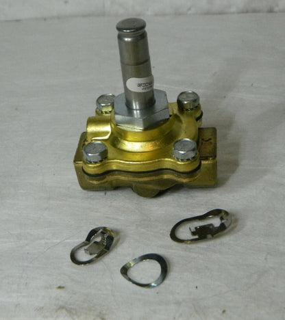 Parker 1/2" Port Brass Two-Way Piloted Diaphragm Solenoid Valve 08F22C2140A USED