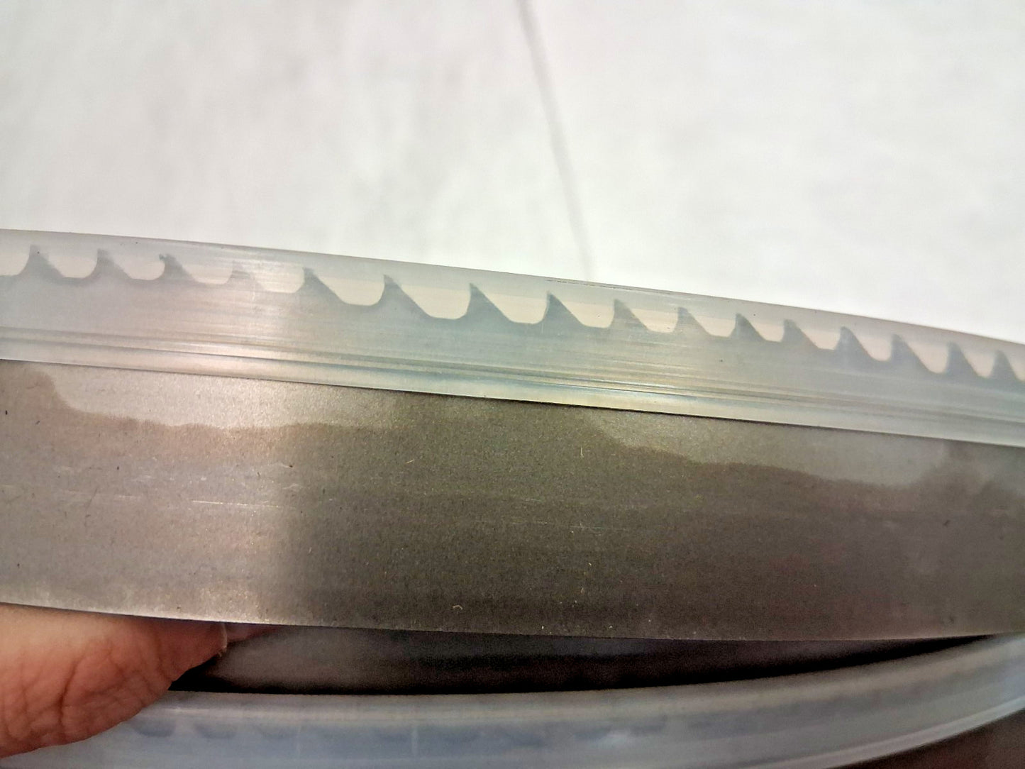 Lenox Welded Bandsaw Blade 15Ft 6" Long x 1-1/4" Wide x 2 to 4 TPI 95951QPB15472