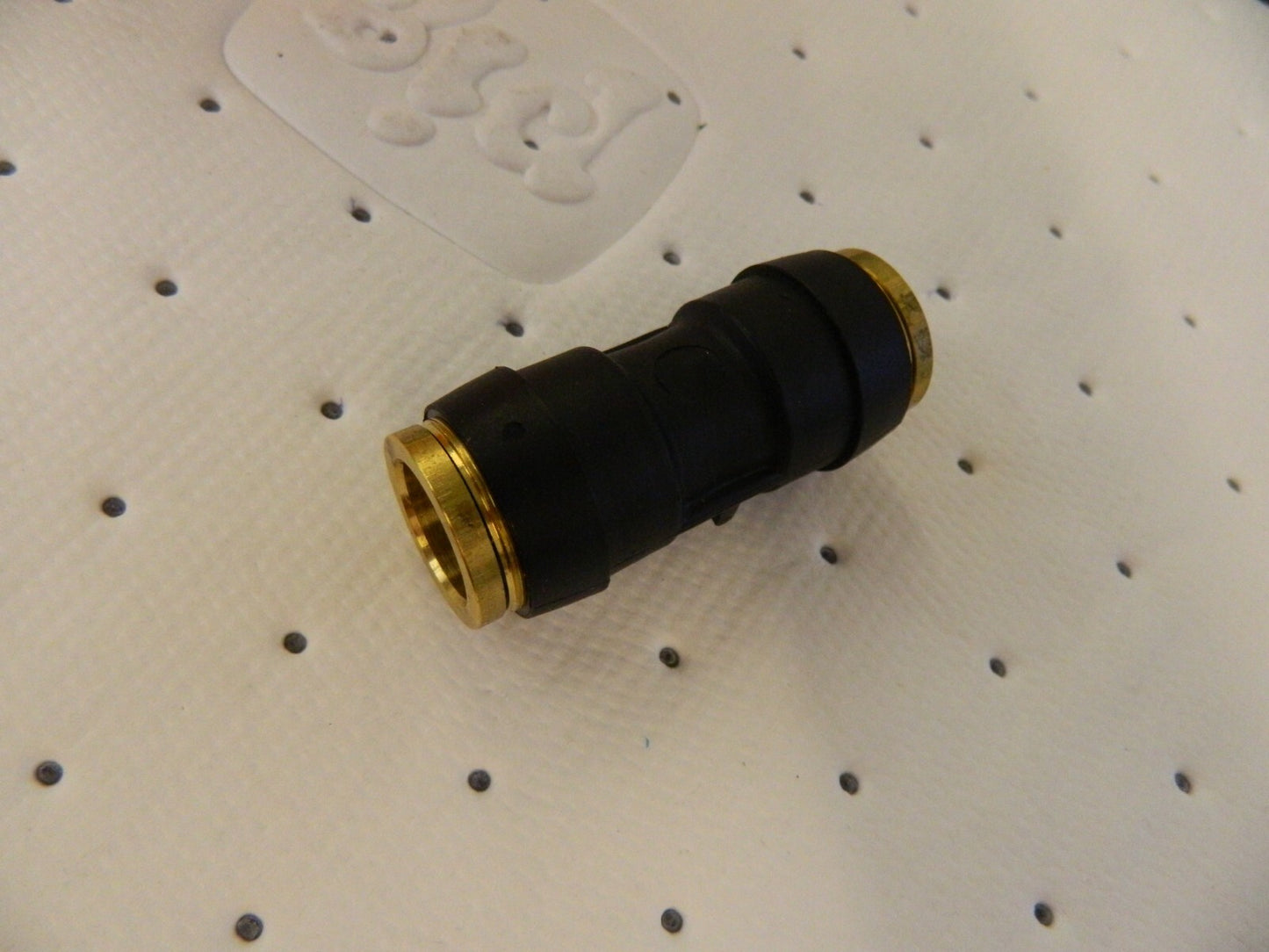 LEGRIS Push-To-Connect Tube to Tube Tube Fitting Union, 3/8 x 1/4" OD 3106 60 56