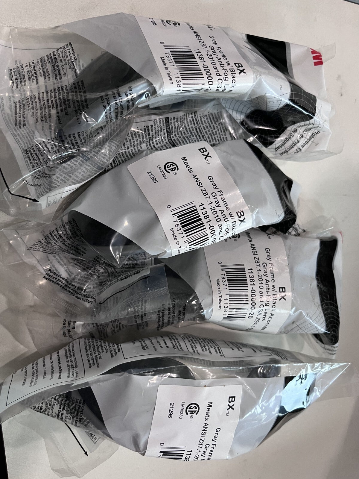 3M Anti-Fog & Scratch-Resistant, Polycarbonate, Gray Lenses, Half-Framed QTY 4