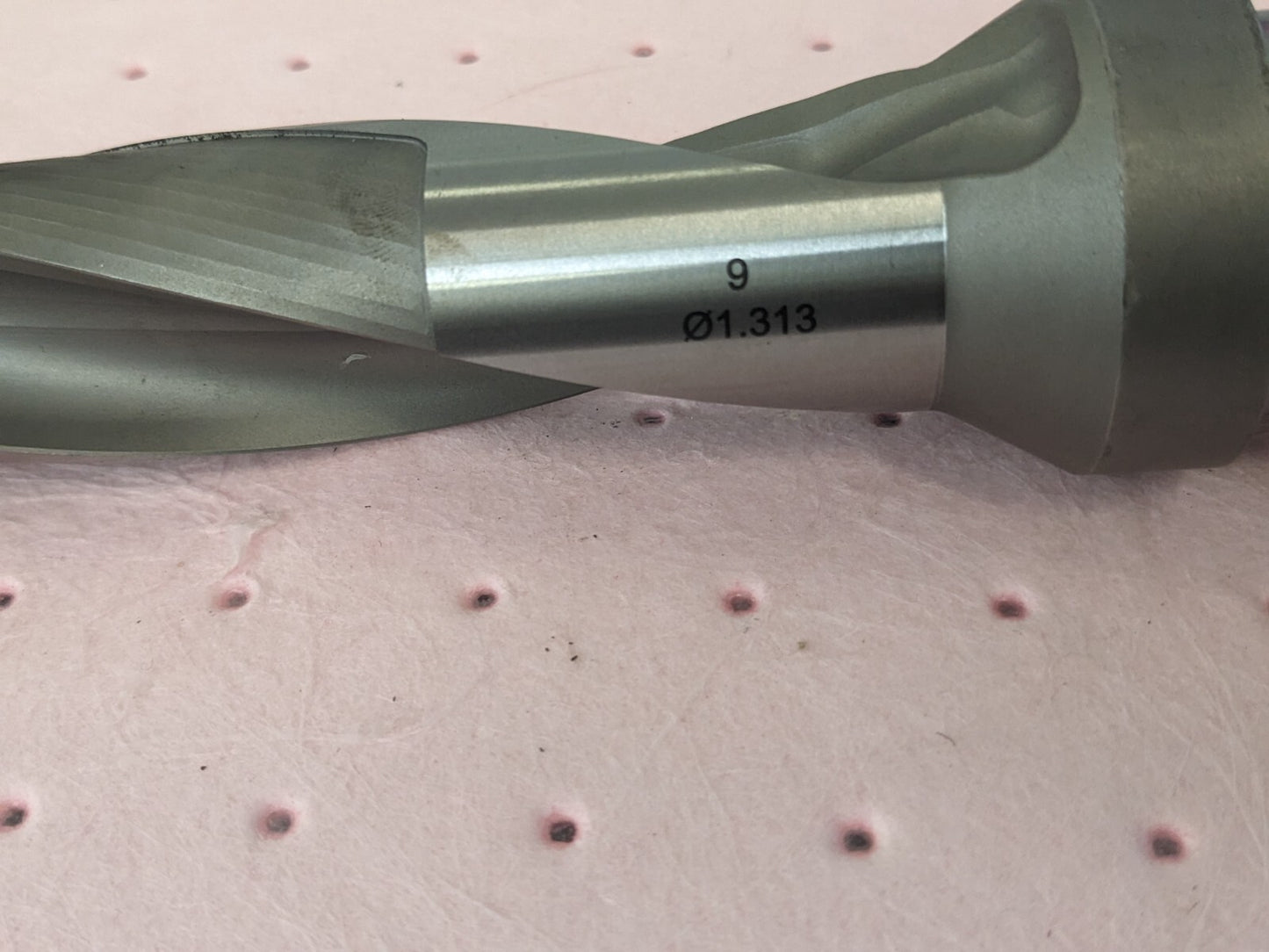 KENNAMETAL Replaceable-Tip Drill: 33.35 to 34.35 mm Dia Weldon Flat Shank1616100