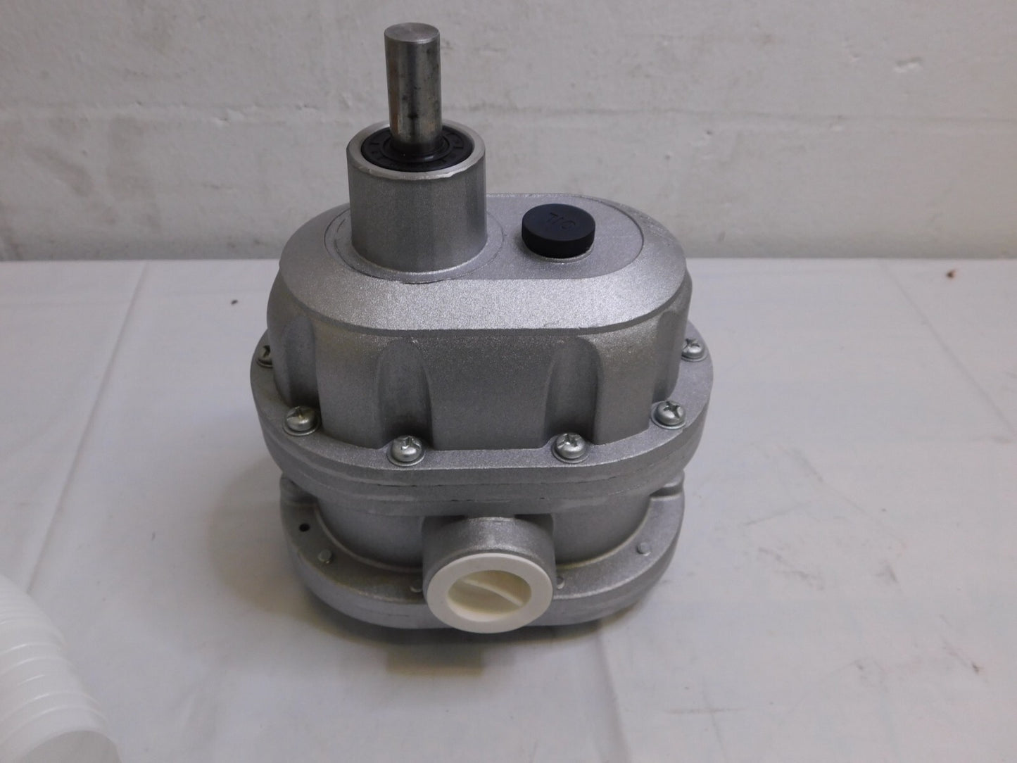 Pro-Grade Aluminum Hand Operated Rotary Pump 1-1/4" Outlet WS-PU-ROTA2-1 DAMAGE
