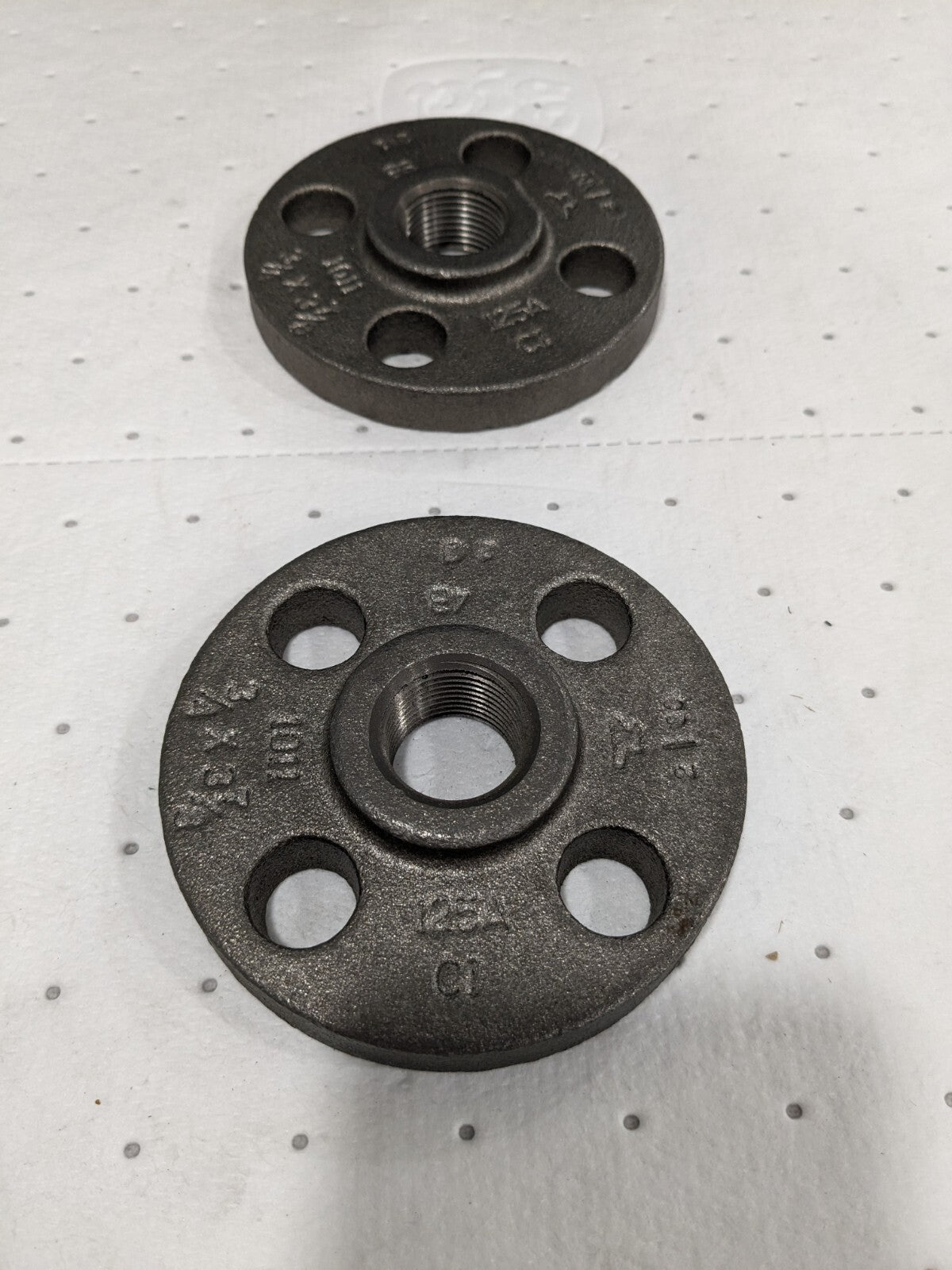 Iron Threaded Pipe Flange 3/4" Pipe, 3-7/8" OD, 5/8" Hub Length Q