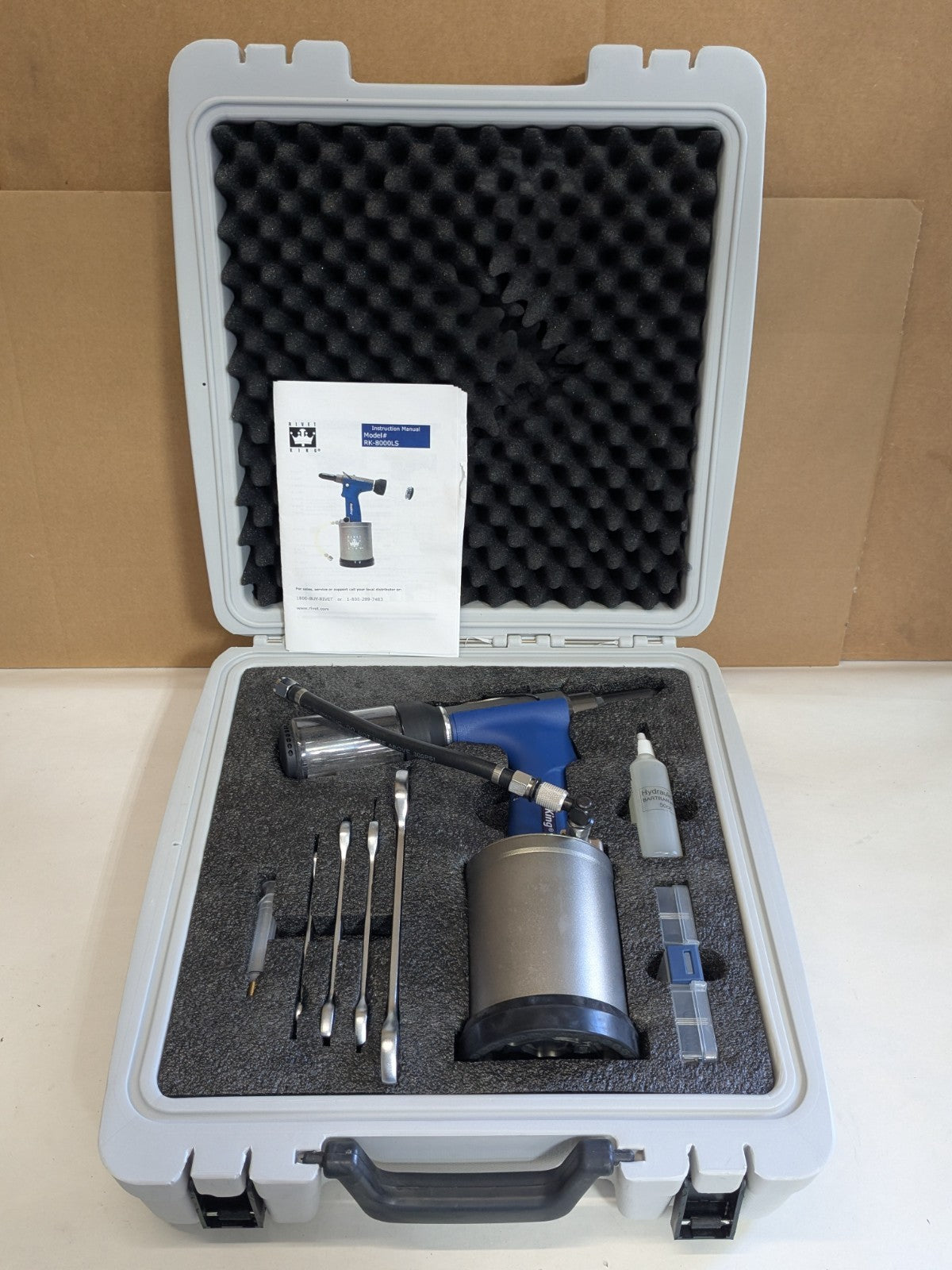 Rivet King Pneumatic Rivet Tool Kit w/ Case RK-8000LS Parts / Repair