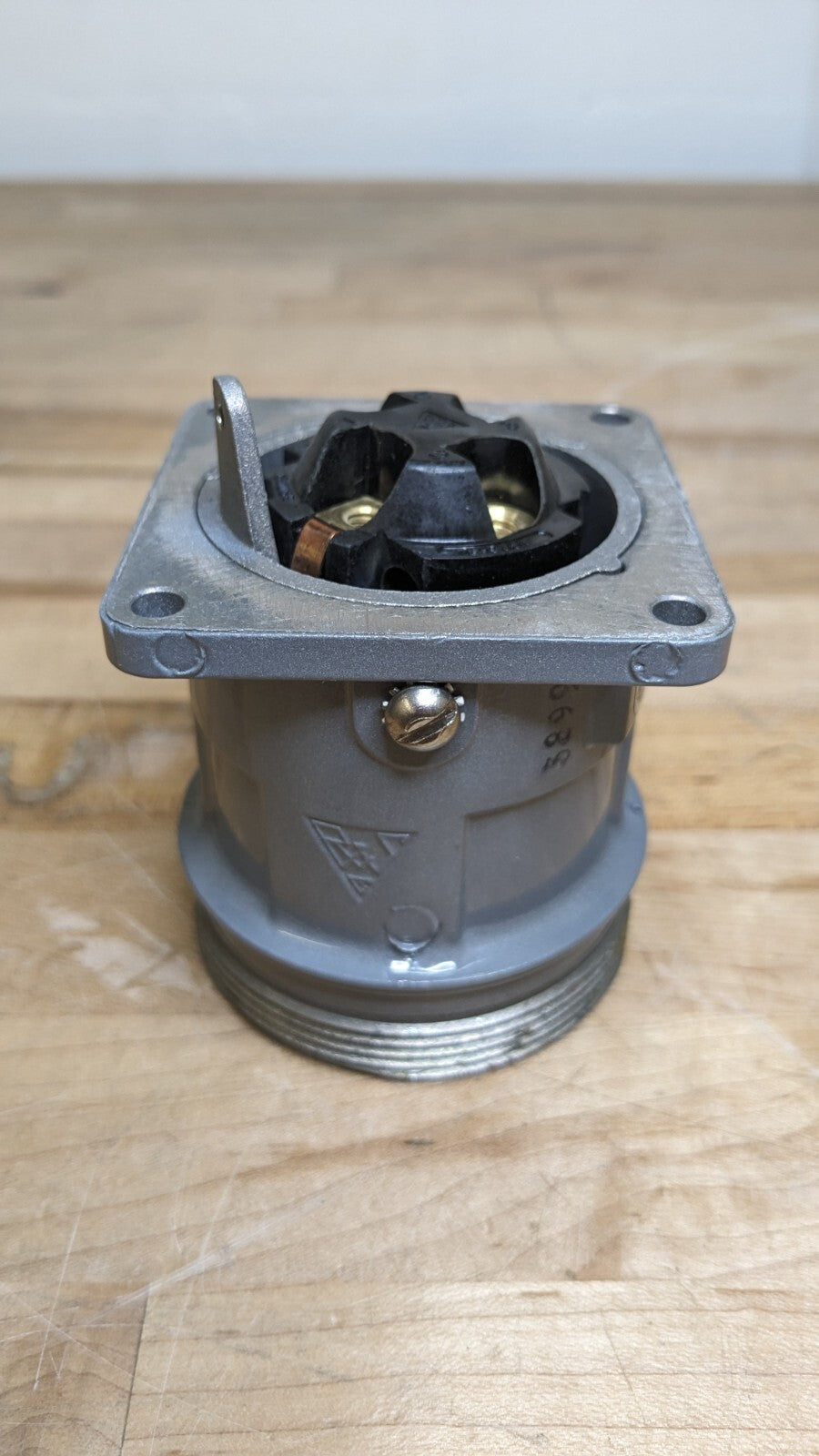 Russellstoll T &amp; B 3314 Receptacle w/ Junction Box &amp; Cap 30A 3W4P 480VAC
