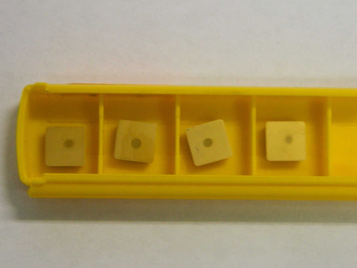 Kennametal SPG322 KC725M Grade Carbide Milling Insert Lot of 4 1182692