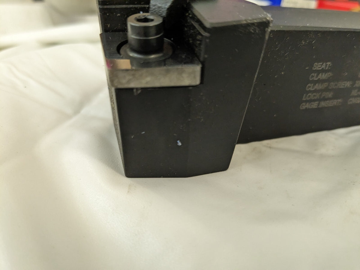 DORIAN Indexable Turning Toolholder: MCRN Toolholder MCRNR246E