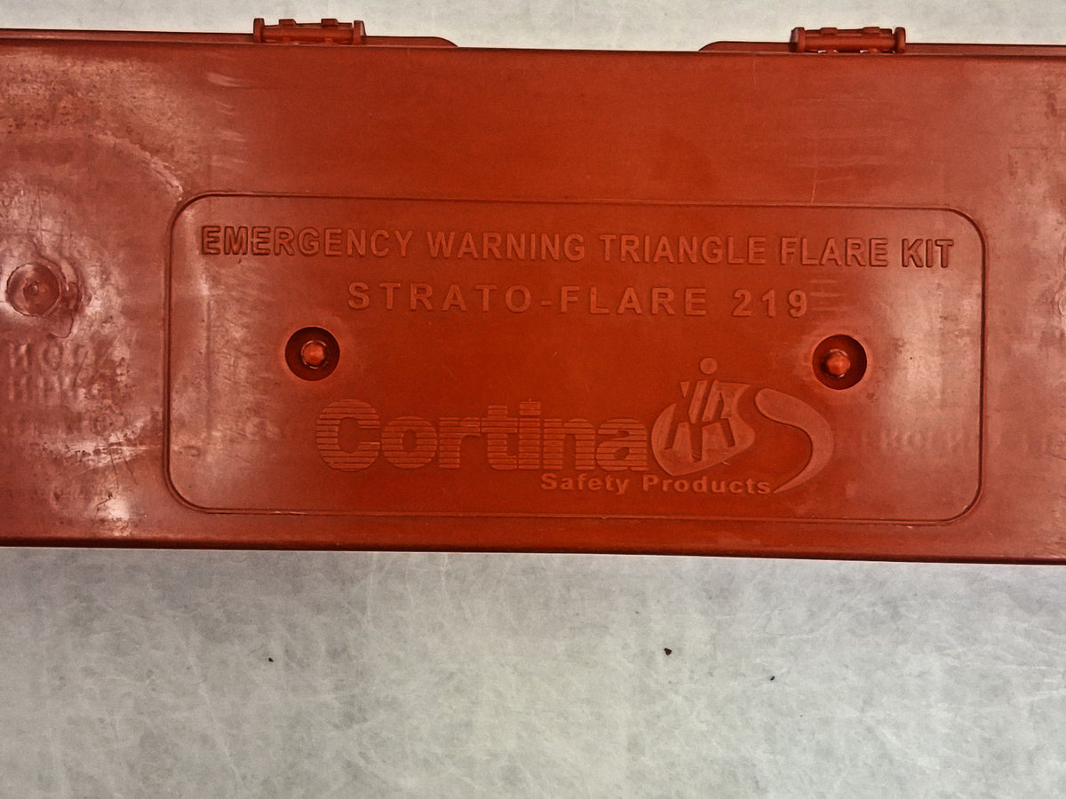 Accuformnmc Emergency Warning Triangle Saftey Kit 3Pcs EWT1