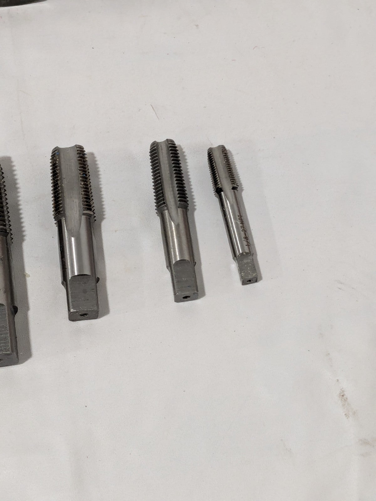 Tap & Die Set: 1/8-27 to 1 - 11-1/2 Taps, 1/8-27 to 1 - 11-1/2 Dies 03959905