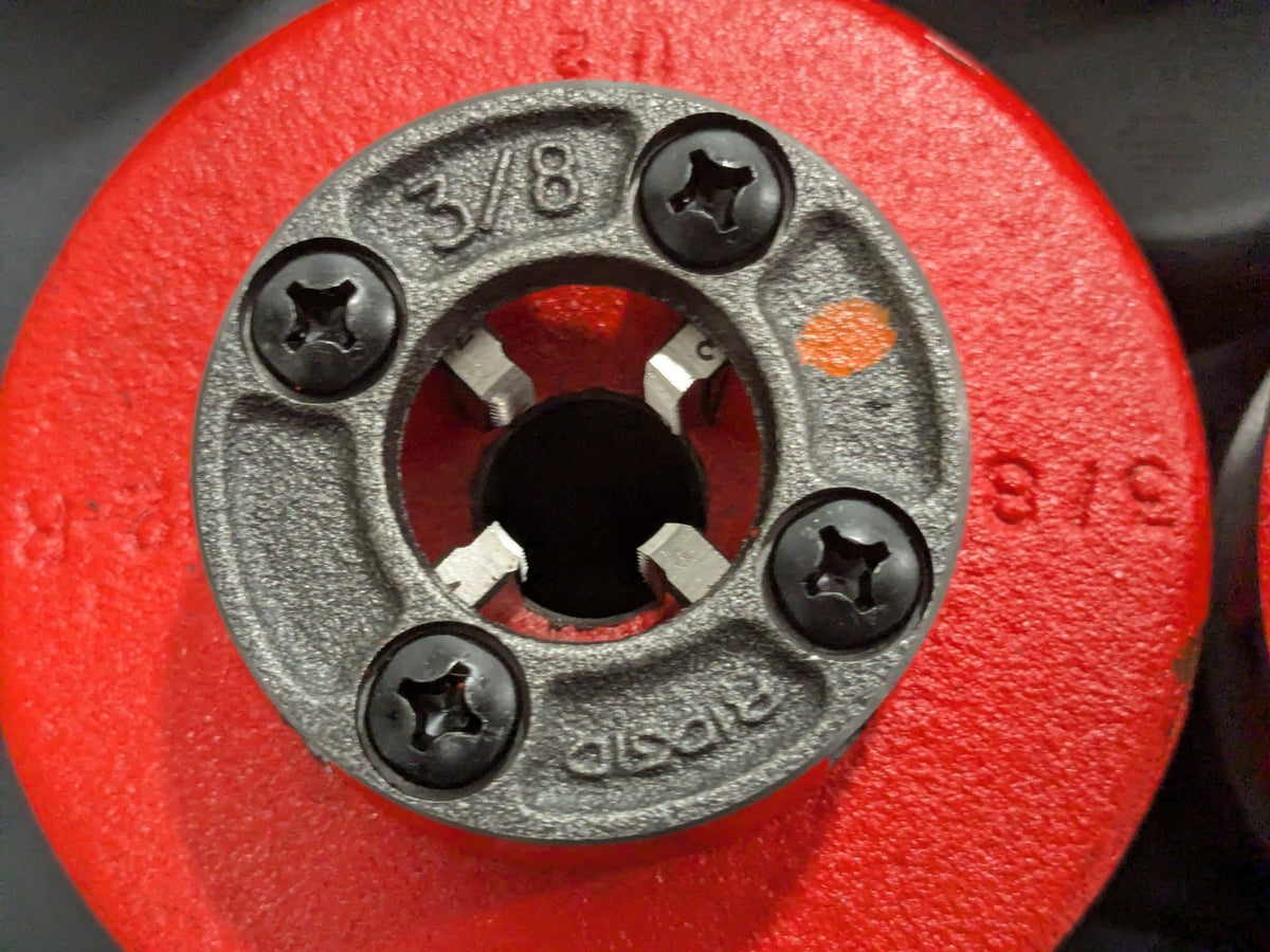 Ridgid 9-Die-Head Pipe Threader Set 1/8" to 2" w/Case 36505