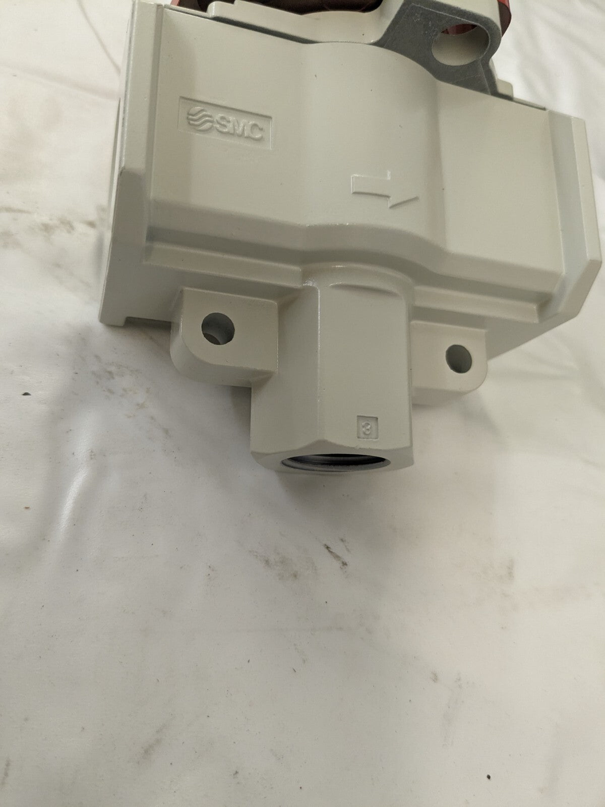 SMC PNEUMATICS Manually Operated Valve: 0.75" NPT Outlet VHS50-N06B-Z