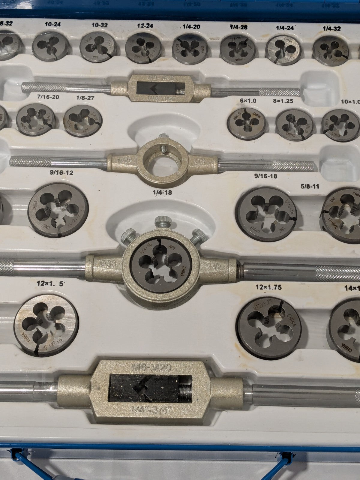 110 Piece Tap & Die Set #4-40 to 3/4-16 Taps NPT, UNC & UNF 03959137