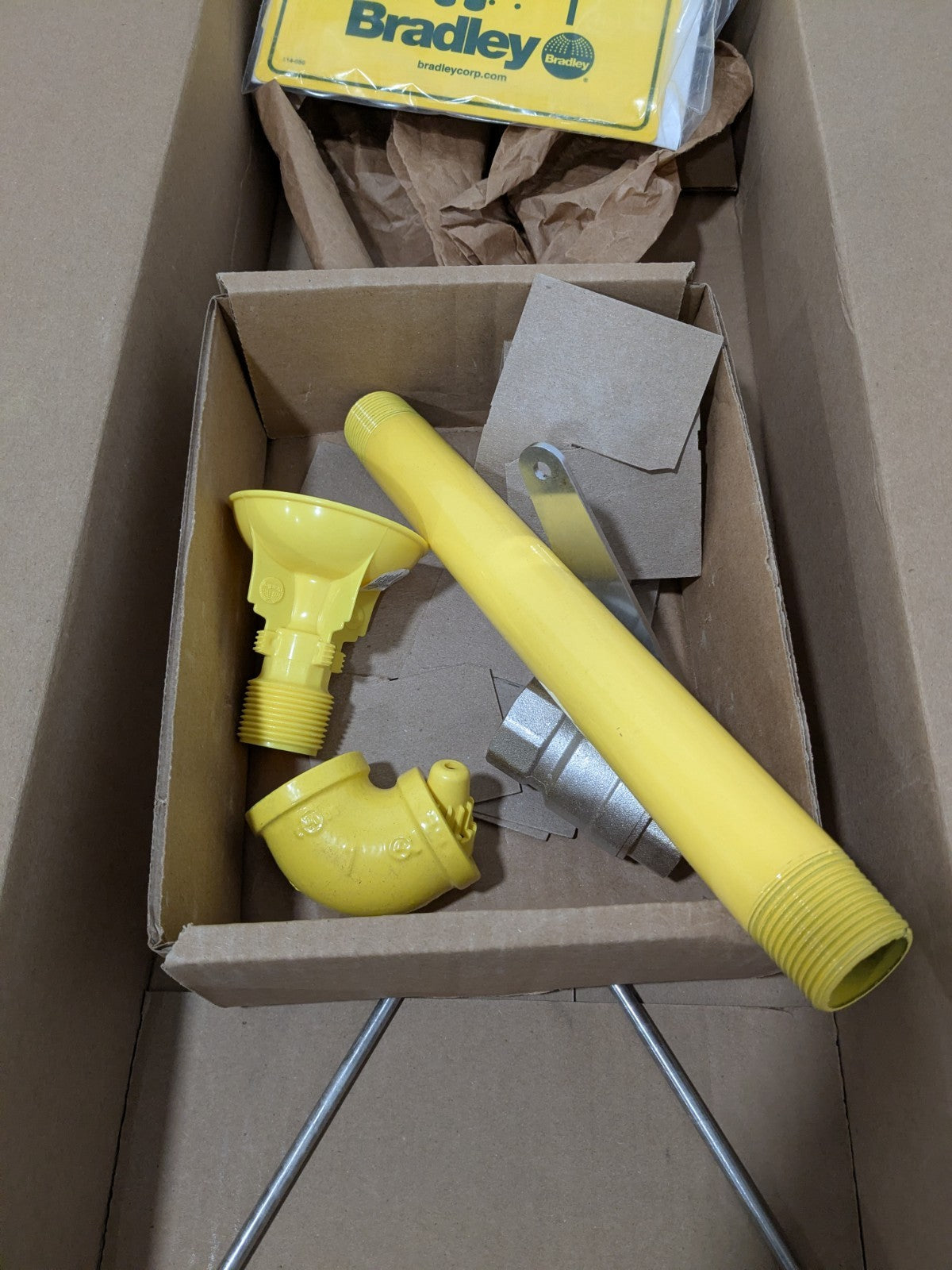 Bradley Horizontal Drench Shower w/Plastic Showerhead 1" NPT S19-120