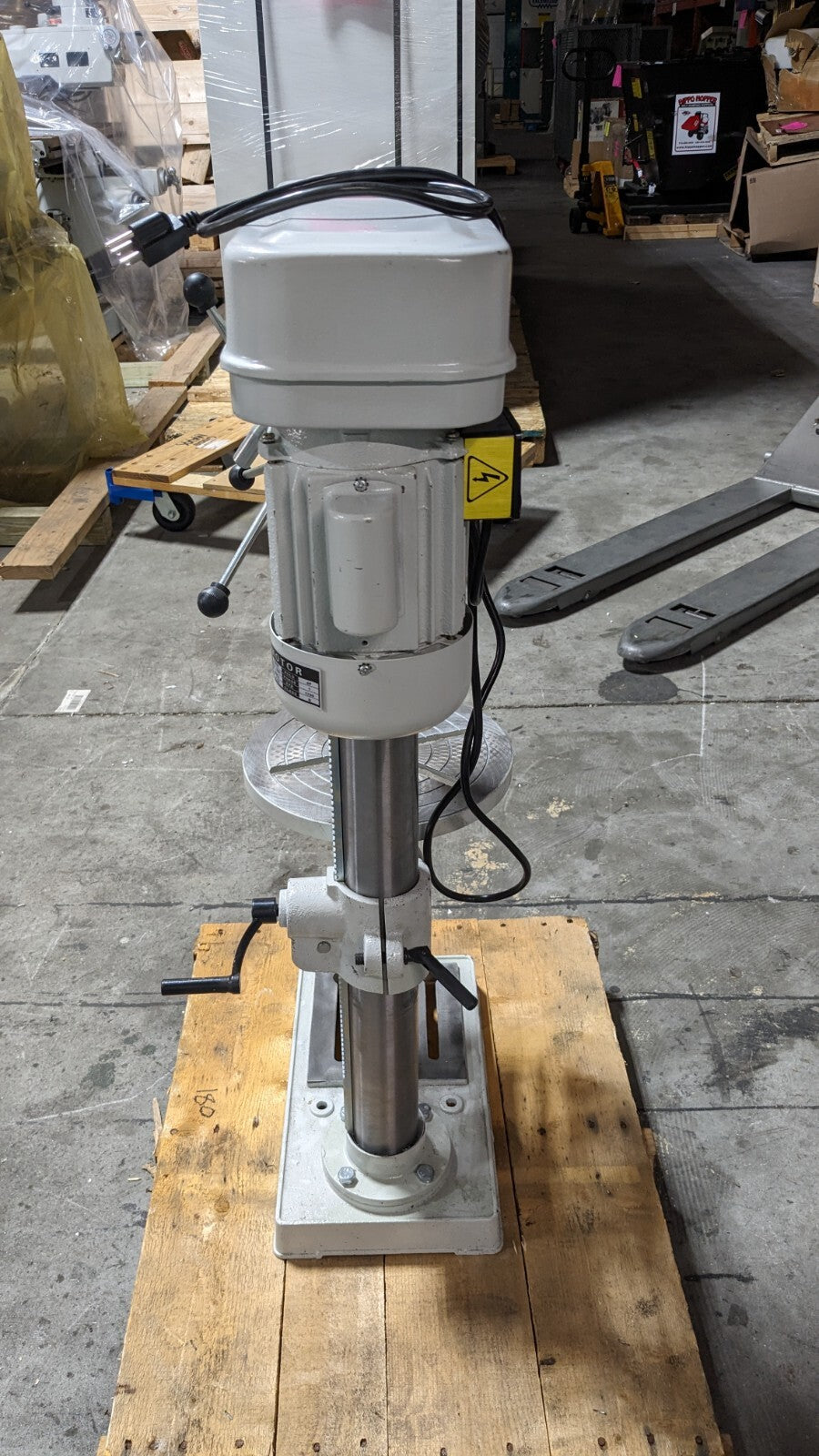 ENCO Floor Drill Press 12.9" Swing 3/4 hp Step Pulley Drive 115V 16 Speed ZJ4116