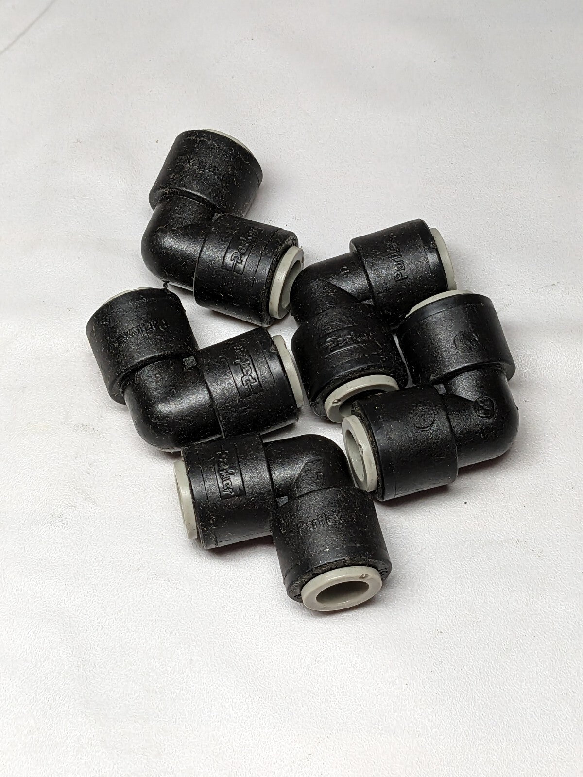 PARKER Push-to-Connect Fitting Bulkhead Union, 3/8 x 3/8" OD Qty 5 PPB6BU6-MG