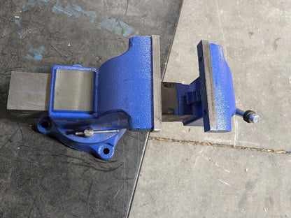 GIBRALTAR Vise:  Bench & Pipe Combination Swivel Vise