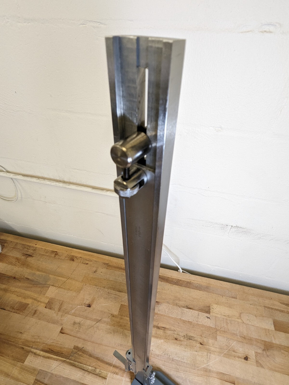 Vernier Height Gage 0 to 24 In. Range Steel Satin Chrome Finish 622-8524 Damaged
