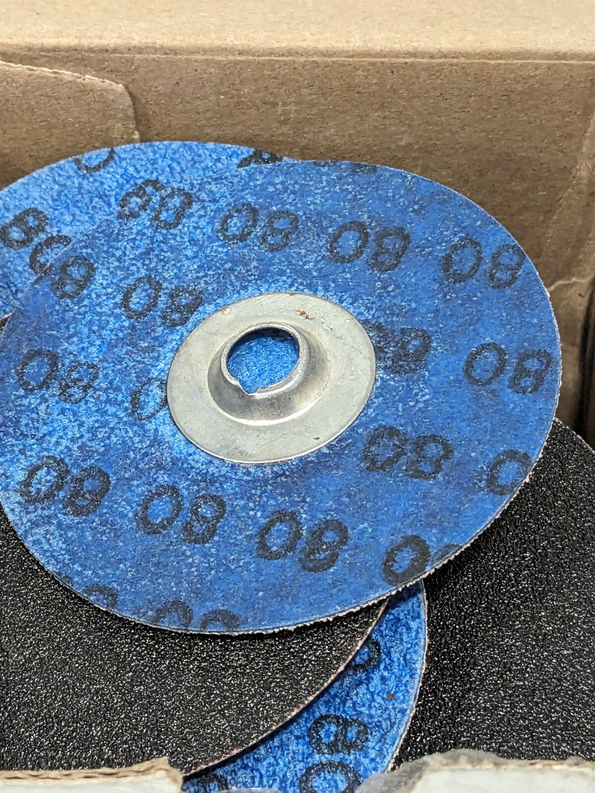 TRU-MAXX Quick-Change Disc: TS, 3" Dia, 80 Grit, AO, Coated Qty 50 69957323822