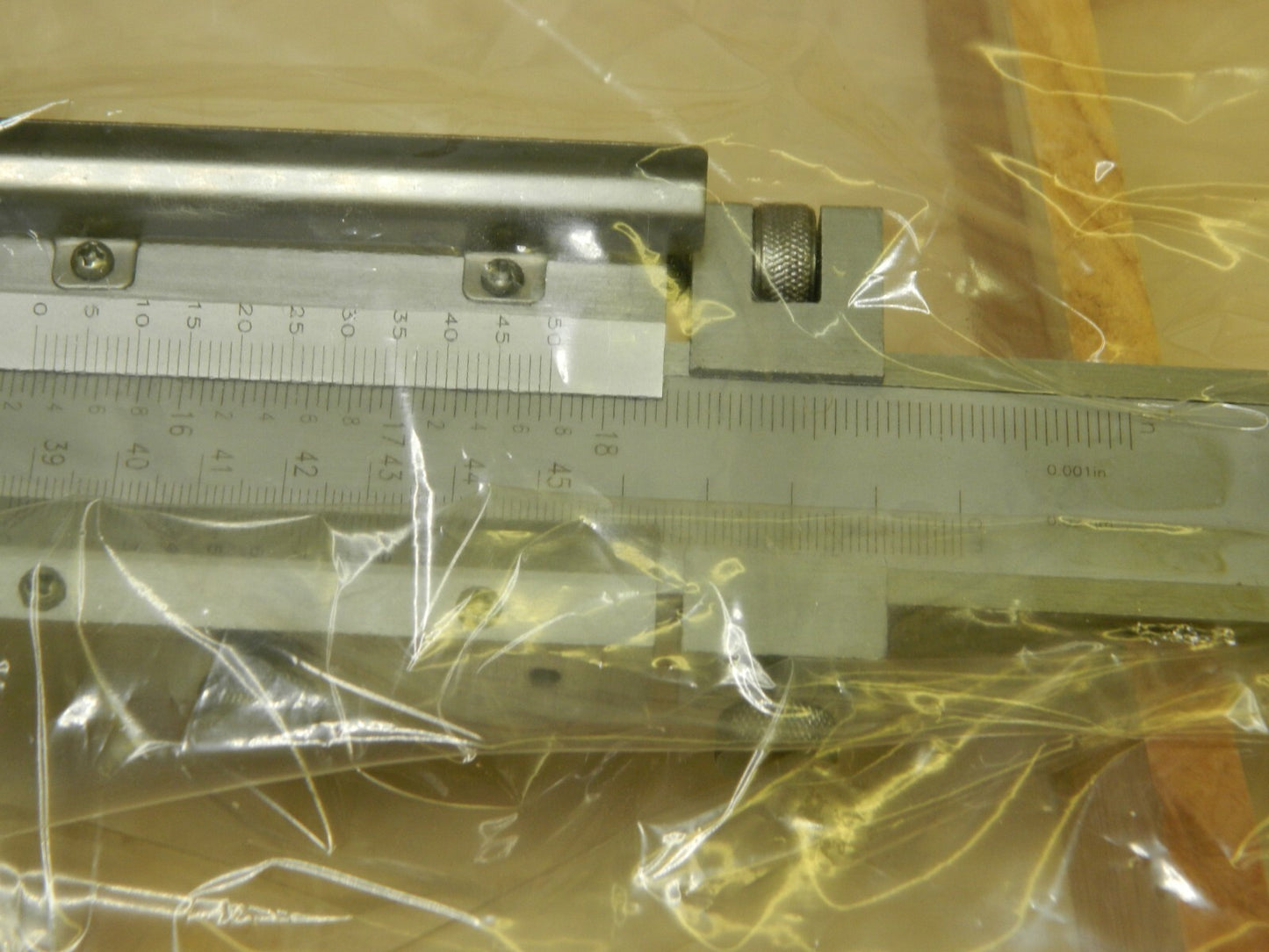 Vernier Height Gage 0 to 18 In Measurement 0.001 In Graduation 622-8518