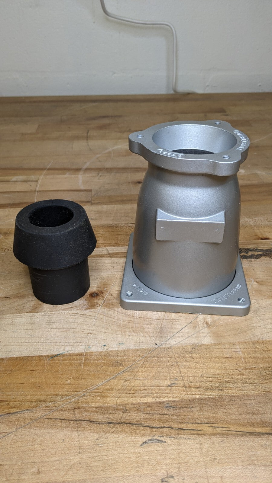 Russell &amp; Stoll 3437 100 Amp 480 VAC 2P3W Plug Pin &amp; Sleeve Receptacle N