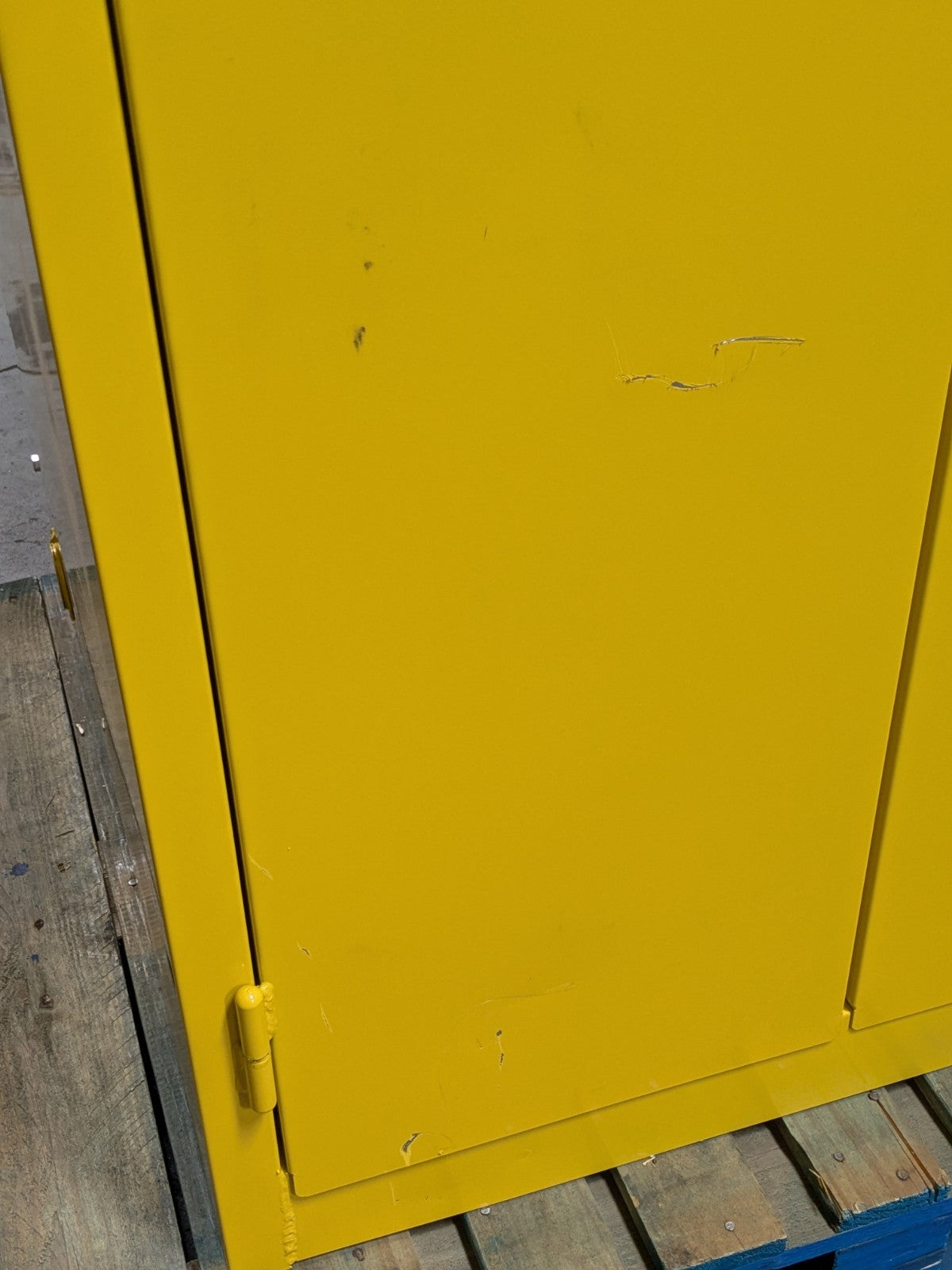Pro Safe Safety Storage Cabinet for Flammable Hazards 60 Gal. SCRATCH N DENT