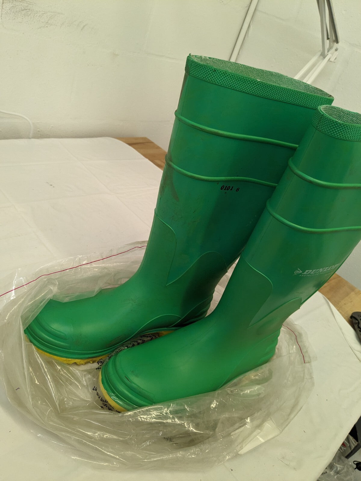 DUNLOP work boots Size 6, 16 High, PVC, Steel Toe, Gumboot 87012.6