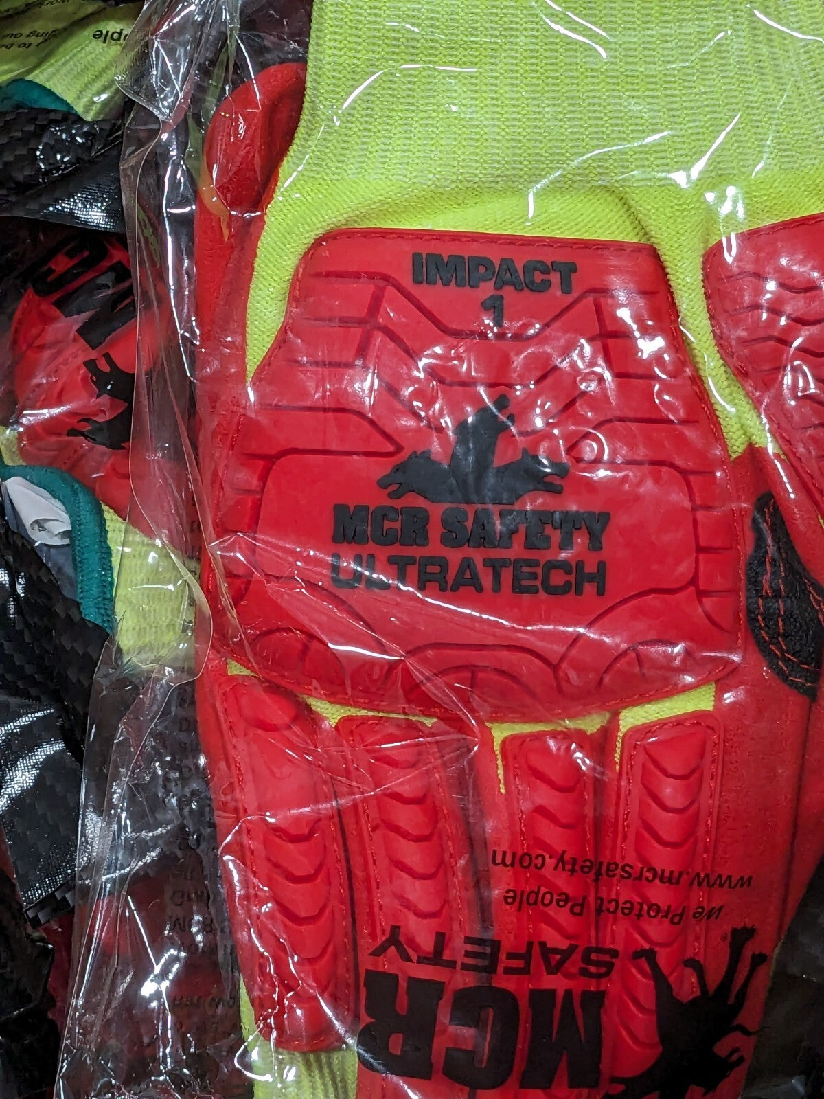 MCR Cut &amp; Puncture-Resistant Gloves Large, ANSI Cut A4 Qty 24 Pairs UT1953L