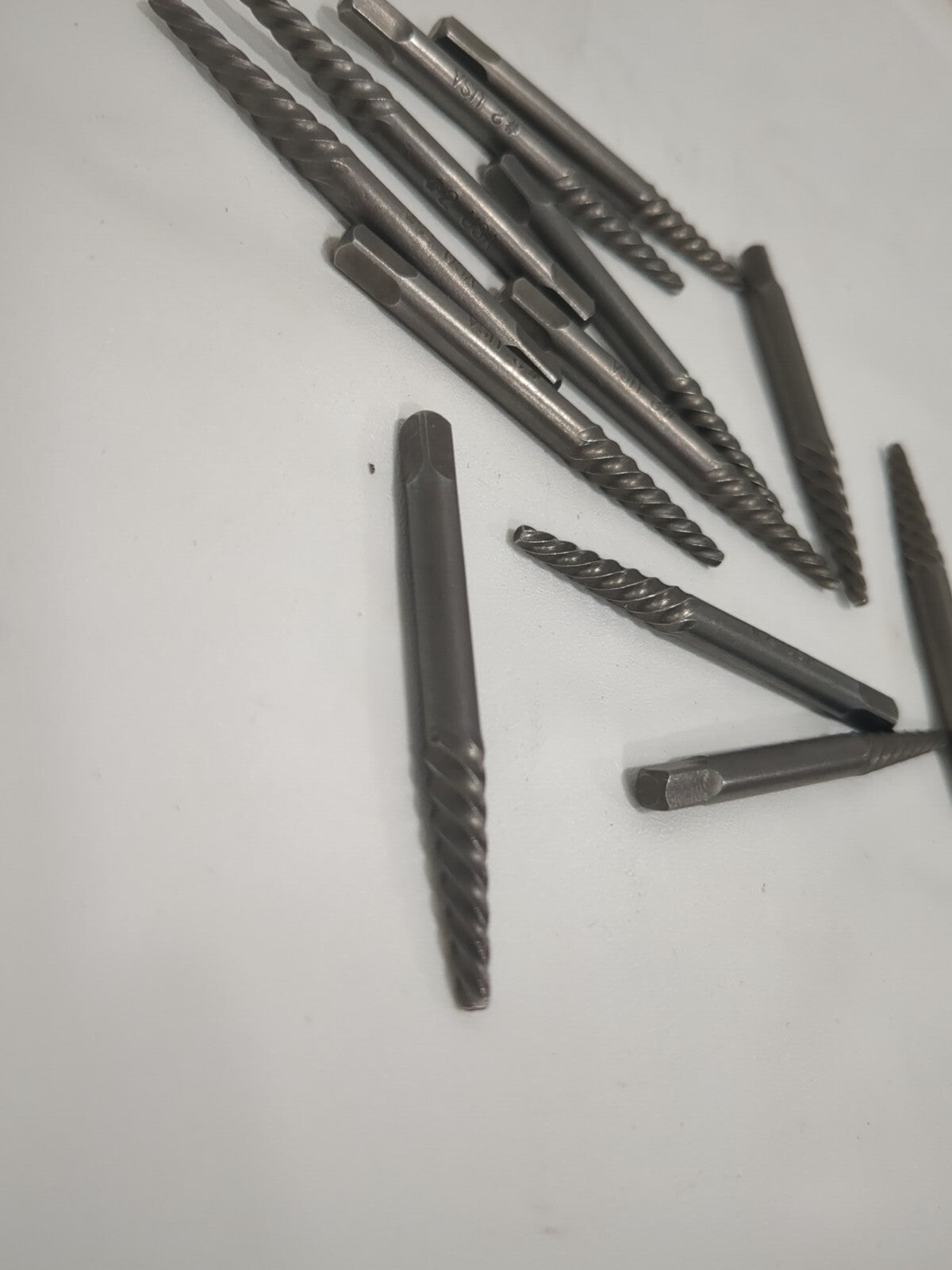 CCT 12pk Champion Spiral Flute Screw Extractor LH X1-2