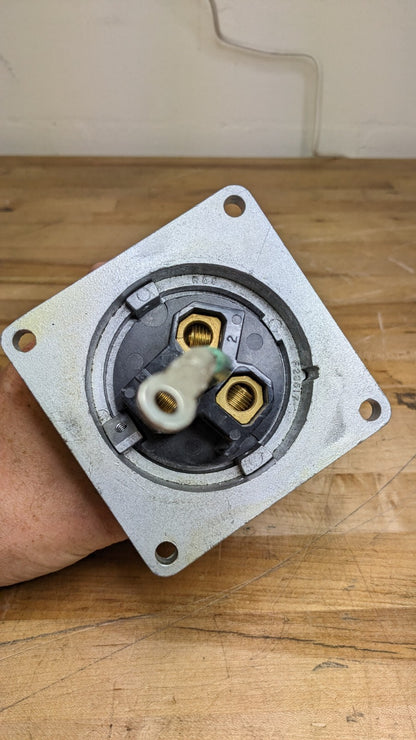 Russell &amp; Stoll 3437 100 Amp 480 VAC 2P3W Plug Pin &amp; Sleeve Receptacle N