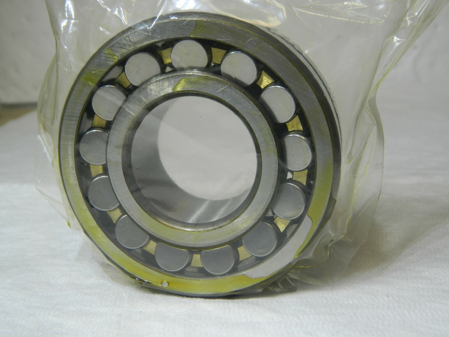 Precision Straight Spherical Roller Bearing 1.5748" Bore Dia 25,800 Lbs 017