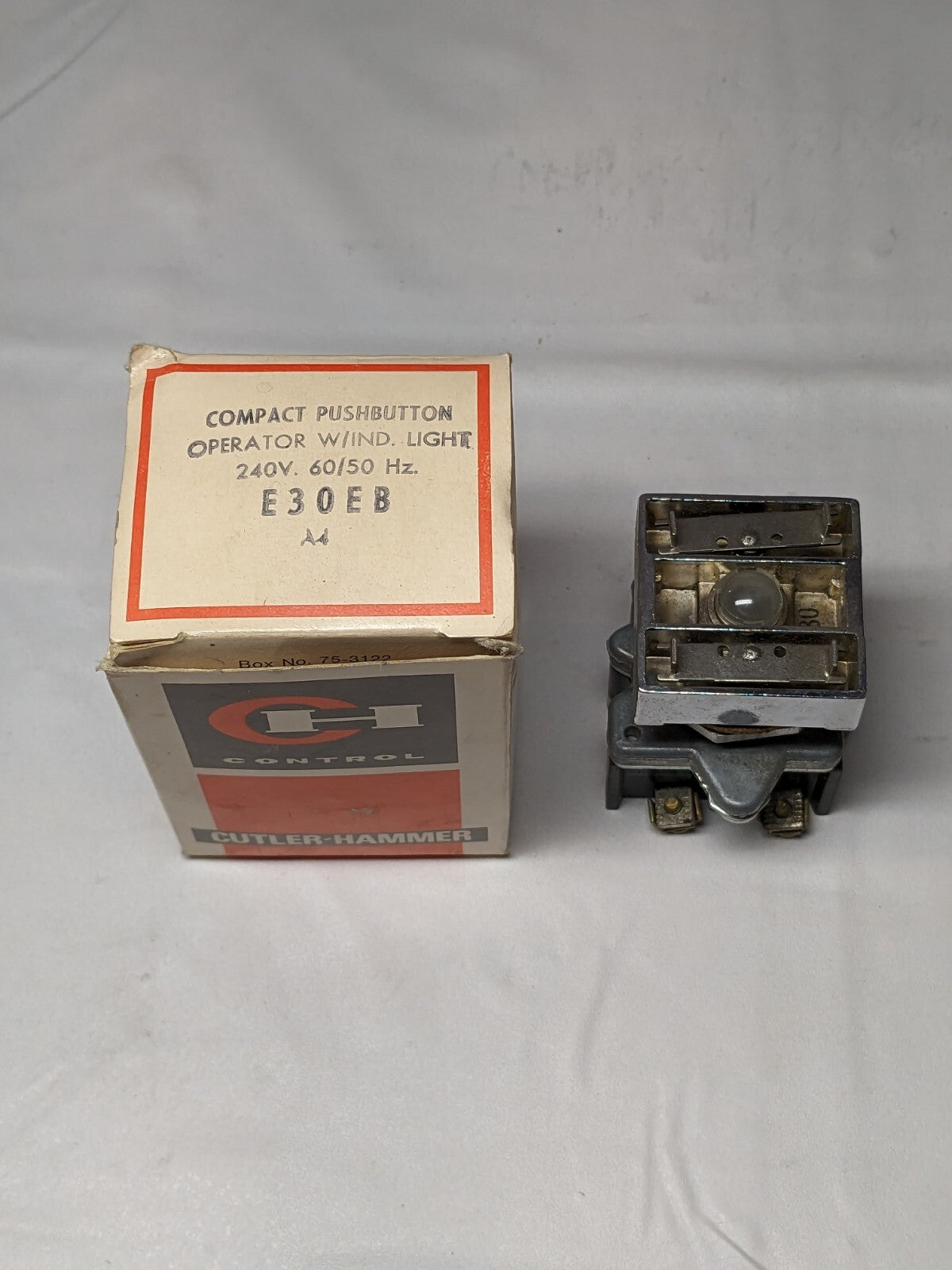 CUTLER HAMMER COMPACT PUSHBUTTON OPERATOR W/IND LIGHT 240V 60HZ E30EB